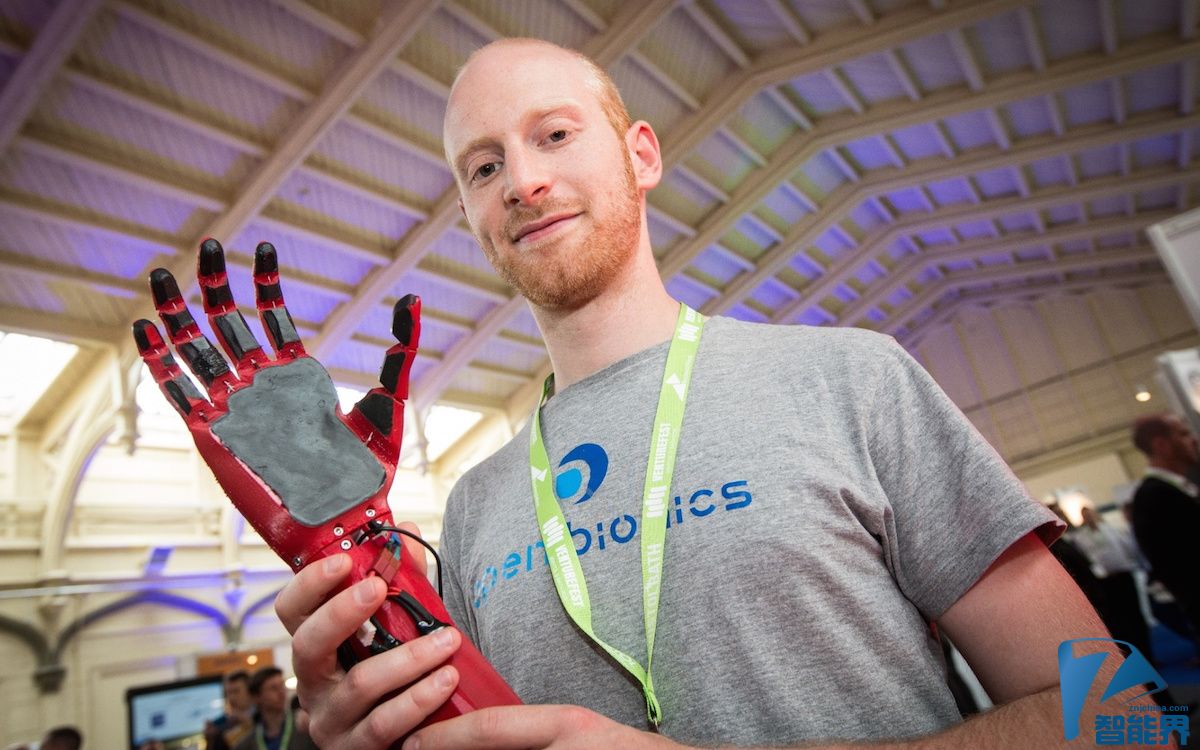 Open Bionics：制造低價、3D 打印的機器手