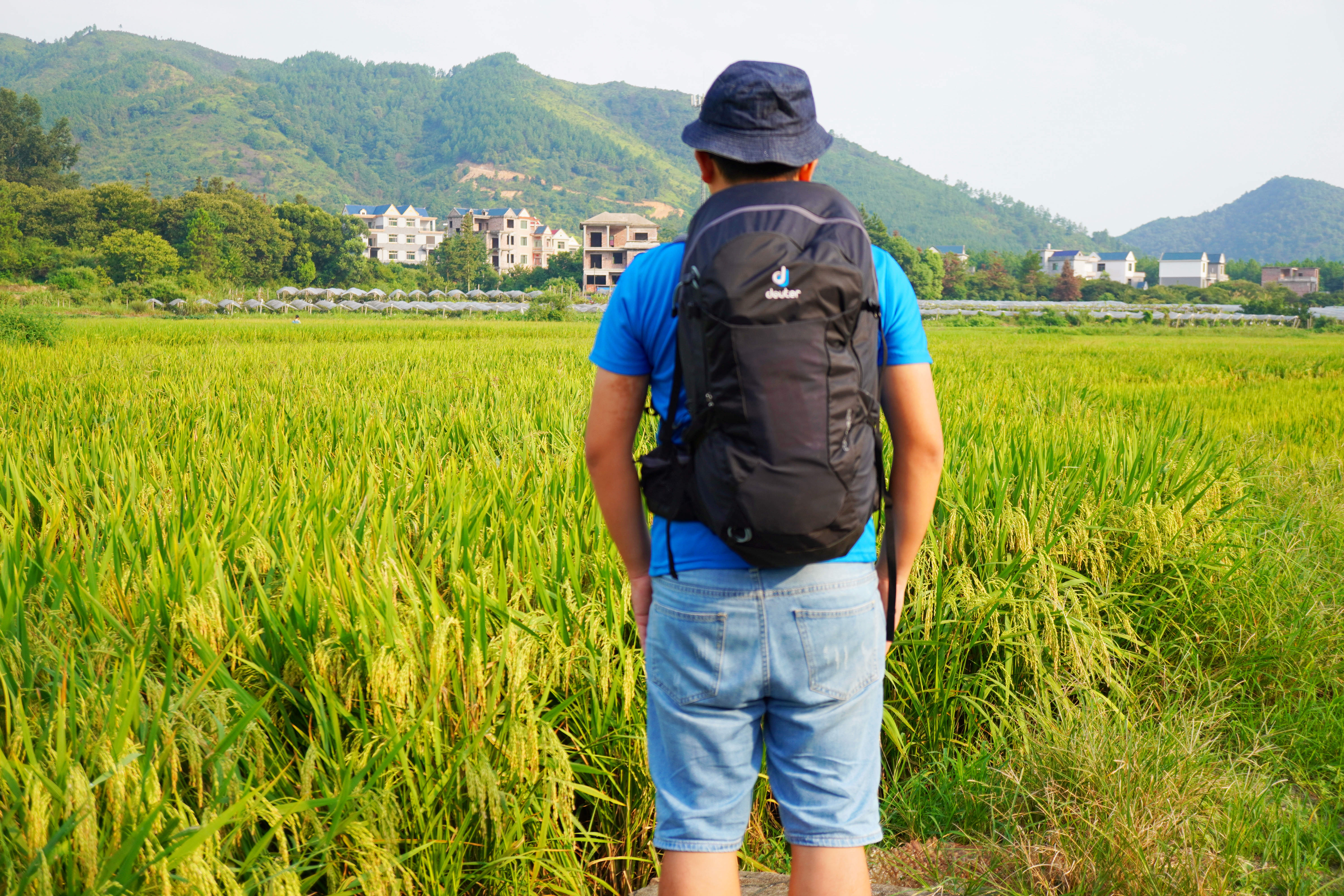 有容乃大，輕便上身——多特福特拉HIKING徒步旅行28L雙肩背包