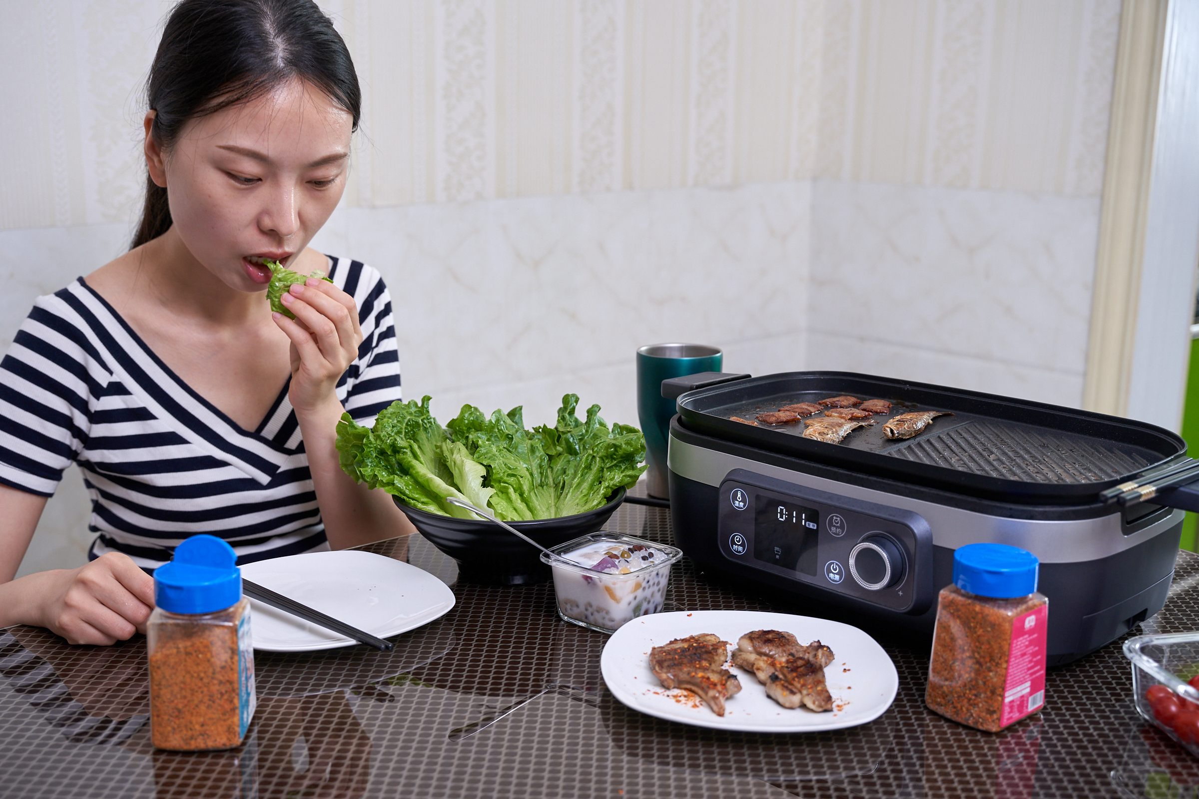 “蒸”不見水、“炸”不用油，這款宜盾普二代多功能料理鍋有點意思